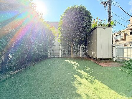 専用庭付きなので、ガーデニングやなど戸建て感覚を味わうことができます。