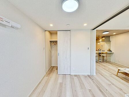 過ぎ行く時間をゆったりと感じることができる落ち着いたお部屋。プライベートな時間を満喫できます。