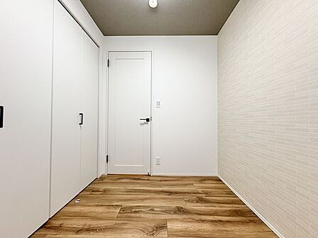 プレーンな空間を自分のスタイルに染める。いつまでも快適に暮せる住まいへ。