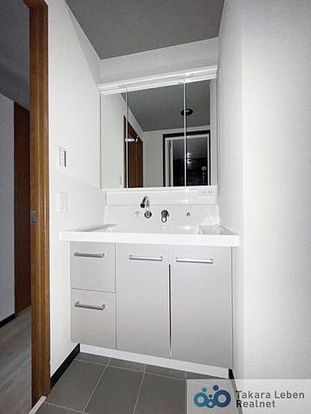 水廻りの空間は、リフレッシュさせてくれる場所でもあります。だからこそ、デザインや色合いにこだわりをもって、気品溢れる空間に仕上げております。