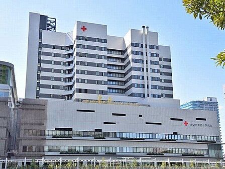さいたま赤十字病院 徒歩17分。 1300m