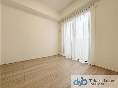約4.6帖の洋室です。