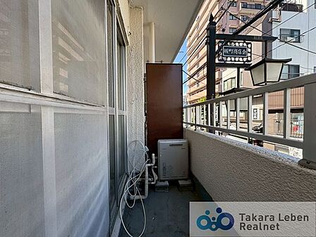 爽やかな風が吹き、思わずお部屋の外へ出たくなる、そんなバルコニーです。心地良さに包まれ、日々の暮らしをより鮮やかに彩ります。