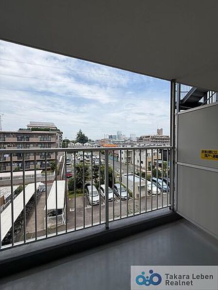心地良さに包まれ、日々の暮らしをより鮮やかに彩ります。