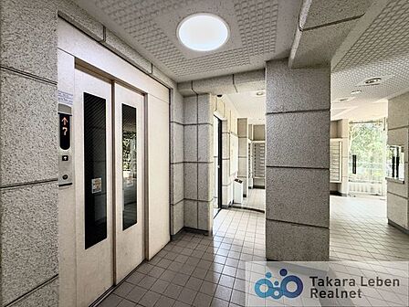 お買い物でたくさんの荷物を持っている時や、仕事でクタクタに疲れている時など、階段で1段ずつ上がるのは大変。そんな時にも便利なエレベーター付きの物件です。