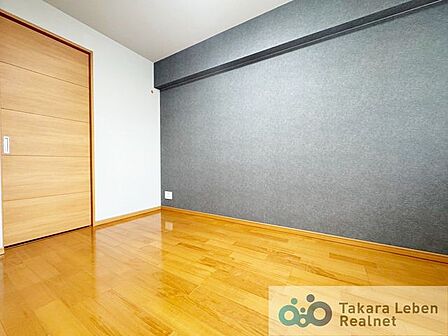 洋室約6.2帖。寝室は一日の疲れを癒す休息の場所。適度な採光と通風を確保する事で心地よい空間が生まれ、明日への活力とつながっていきます。