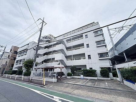 都営三田線【蓮根】駅徒歩5分、周辺施設も充実の駅近好立地マンション。ペット飼育のご相談可能です。