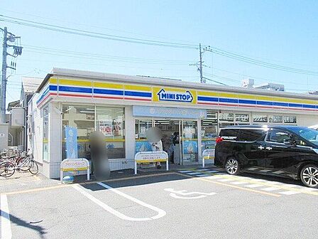ミニストップ蕨中央2丁目店 徒歩2分。 170m