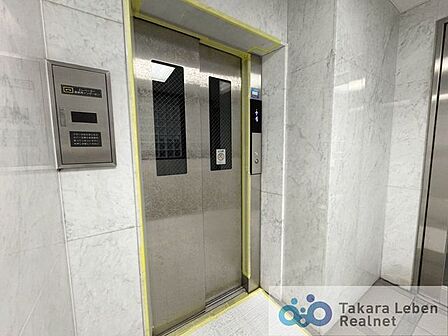 お買い物でたくさんの荷物を持っている時や、仕事でクタクタに疲れている時など、階段で1段ずつ上がるのは大変。そんな時にも便利なエレベーター付きの物件です。