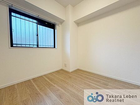 約4.6帖の洋室です。