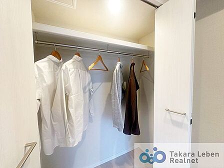 各居室にはクローゼットを設置しており、衣類の収納に困りません。