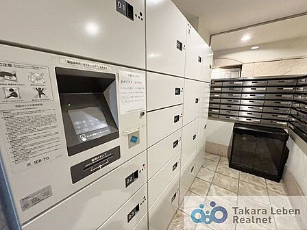 不在時の荷物の受け取りに便利な宅配ボックス。再配達依頼時の休日の時間の拘束から解放されます。