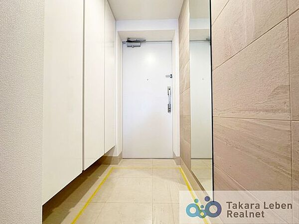 玄関を拡大表示
