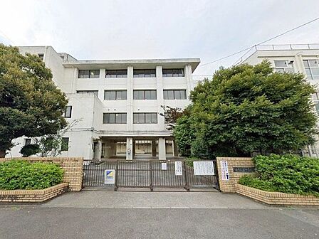 蕨市立東中学校 徒歩10分。 800m