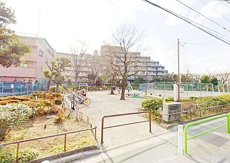 志村公園 徒歩10分。 740m
