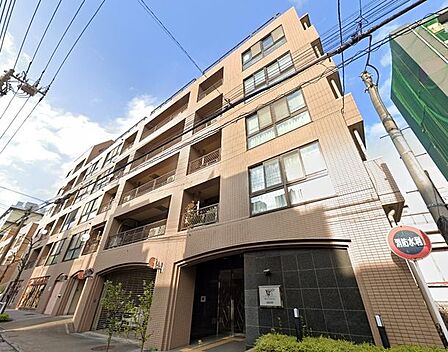 都営三田線「板橋本町」駅徒歩3分の好立地。総戸数31戸の落ち着きあるコミュニティ。
