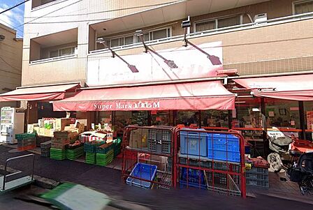 J&M 徒歩6分。 450m