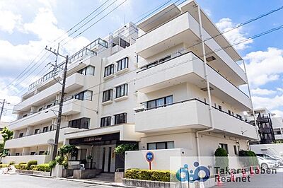 外観：総戸数95戸のマンション。JR京浜東北線「南浦和」駅から徒歩15分の立地です。徒歩圏内に教育施設、買い物施設が揃っており、住環境は良好です♪