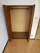 使い勝手の良いクローゼットはコート等も収納できます♪