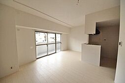 グリュックス クレー 103 1階1LDKのリビング/ダイニング