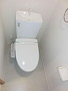 ウォシュレット付きトイレ