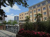 川口市立本町小学校 徒歩5分。 370m