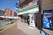 ファミリーマート新狭山駅前店 徒歩10分。コンビニ 770m