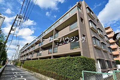 外観：堂々とした佇まいが、住む者に満足感と安心感を与えてくれます。