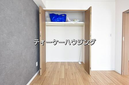 ゆとりある収納は、持ち物が多い方でもすっきりした生活を送れる筈です。