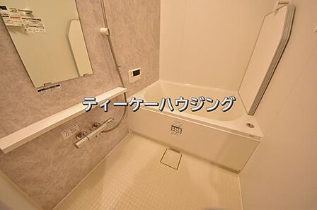 お子さんと一緒でもゆとりな広さです。快適・清潔な空間で心も体もオフになる時間を楽しんでみませんか。