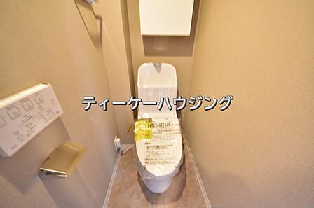 温水洗浄機能付き便座を標準装備。清潔で快適な空間を演出します。 