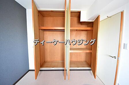 ゆとりある収納は、持ち物が多い方でもすっきりした生活を送れる筈です。