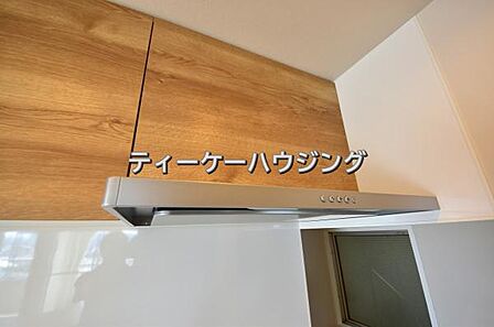 お掃除しやすくいつまでも清潔にお使いいただける手元ライト付き換気扇