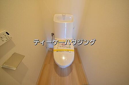温水洗浄機能付き便座を標準装備。清潔で快適な空間を演出します。 