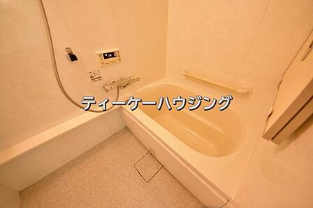 お子さんと一緒でもゆとりな広さです。快適・清潔な空間で心も体もオフになる時間を楽しんでみませんか。