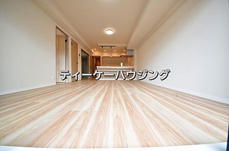 彩光をふんだんに取り入れた明るいリビングは”使いやすい形”にもこだわりました。