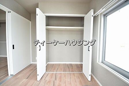 ゆとりある収納は、持ち物が多い方でもすっきりした生活を送れる筈です。