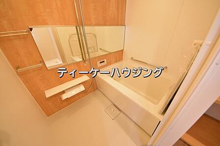 お子さんと一緒でもゆとりな広さです。快適・清潔な空間で心も体もオフになる時間を楽しんでみませんか。