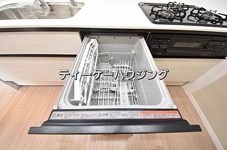 毎日使うものだから、キレイはもちろん食洗器なら除菌に手間はかかりません。お子様の食器洗いも安心。