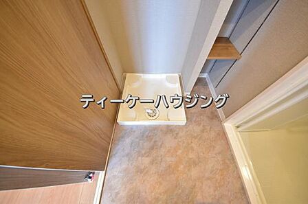 大容量の洗濯機にも対応できる洗濯機置き場を確保。