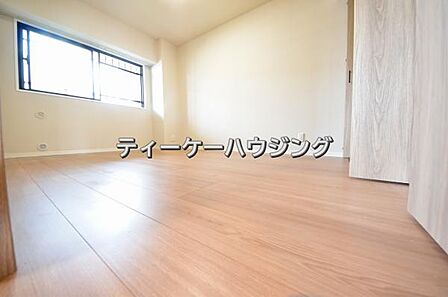 精錬された空間は日々の生活に歓びをもたらしてくれる筈です。