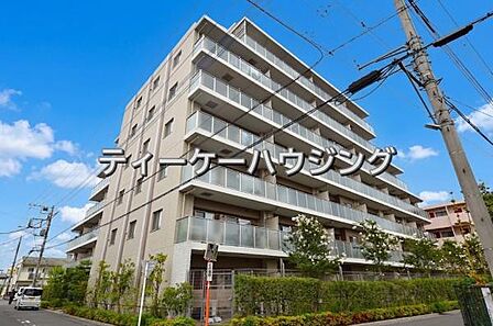 堂々とした佇まいが、住む者に満足感と安心感を与えてくれます。