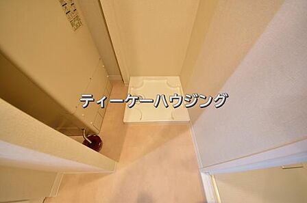 大容量の洗濯機にも対応できる洗濯機置き場を確保。
