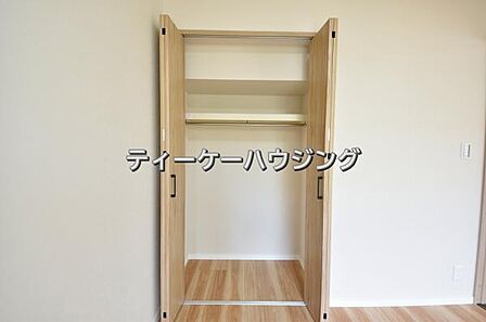 ゆとりある収納は、持ち物が多い方でもすっきりした生活を送れる筈です。