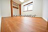 寝室：一日の中で多くの時間を過すお部屋だからこそ、心地いい造りにこだわりました。 