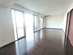 ザ・岡本プレミアム 10階2LDKのリビング/ダイニング