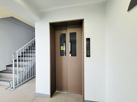 マンションエレベーター