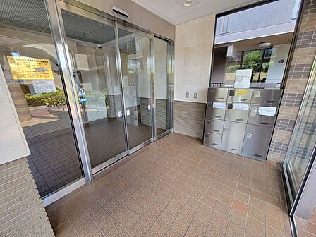 不在時に便利な宅配ボックスで、ネットショッピングを気軽に楽しめます