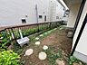 その他：広いお庭では家庭菜園やガーデニング楽しめます！