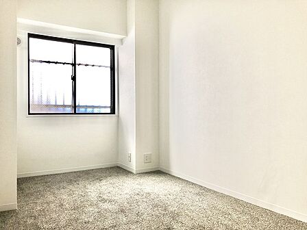 洋室は子供部屋にもちょうどいいサイズ感。 